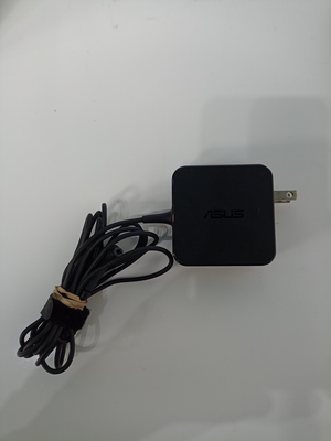 Cargador Asus 45w punta delgada