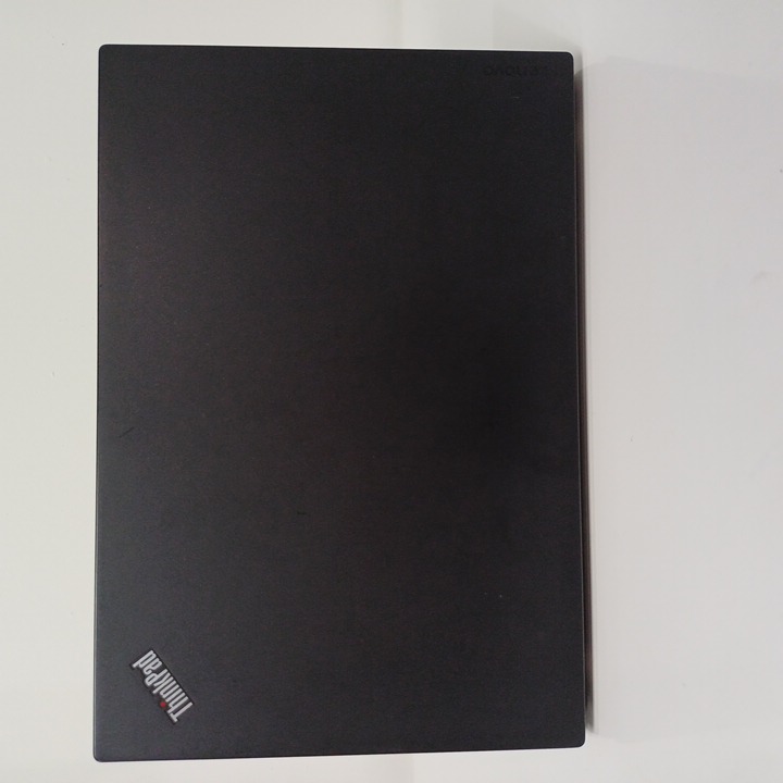Lenovo t460s i7 6ta gen - 8gb ram - 256gb SSD
