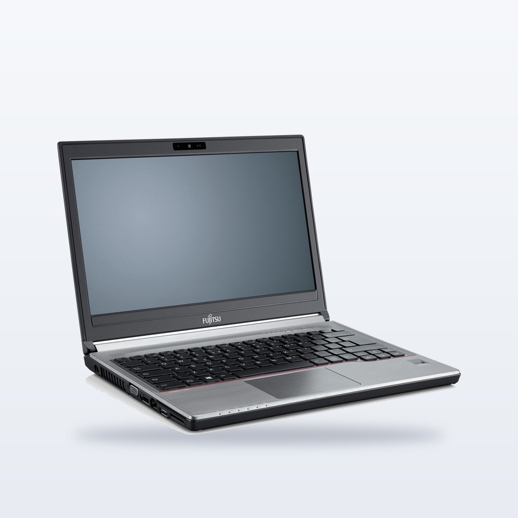 Fujitsu LIFEBOOK E746 · Lateral derecho