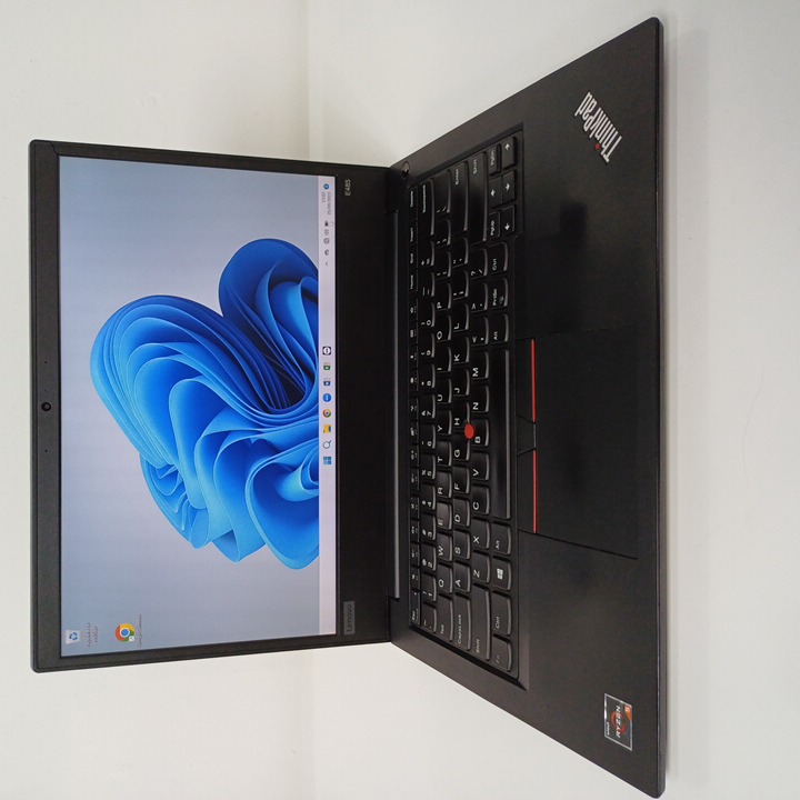 Lenovo E485 - ryzen 5 - 8gb ram - 250gb SSD M.2
